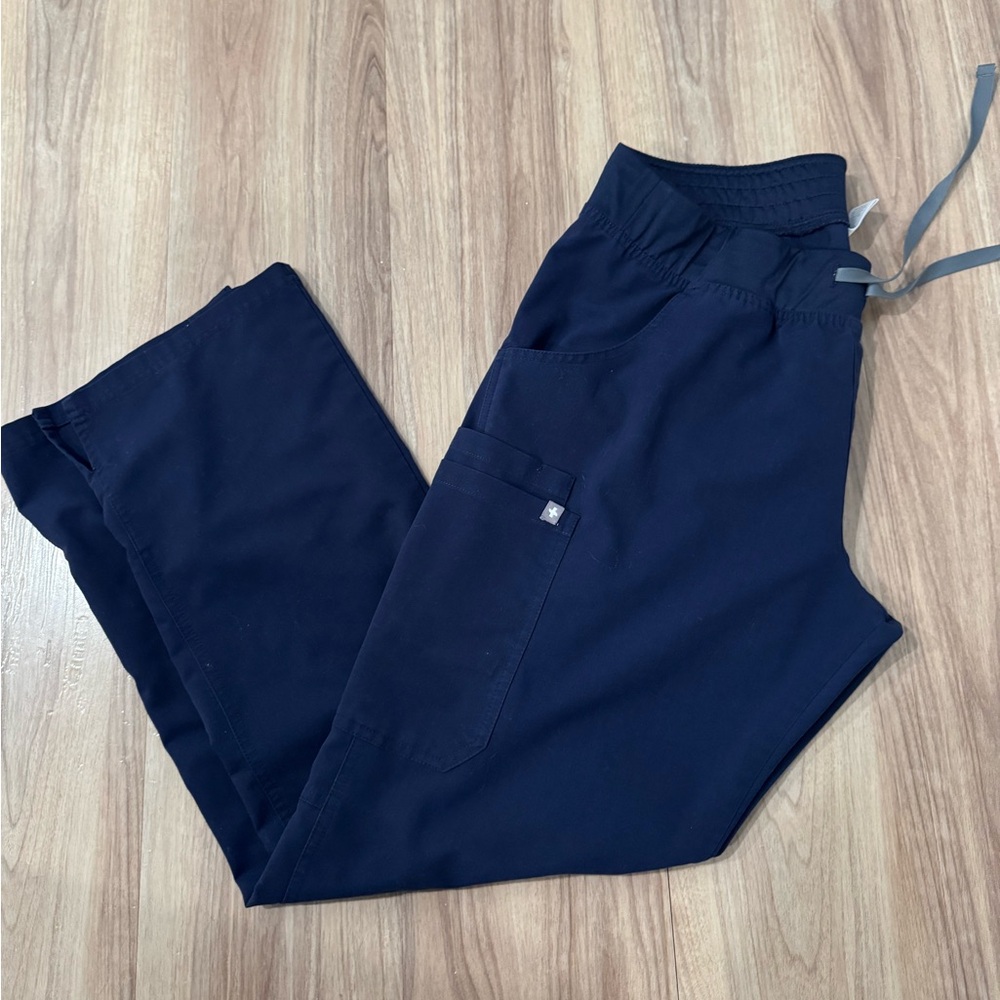 Women’s Kade Cargo Scrub Pants Navy